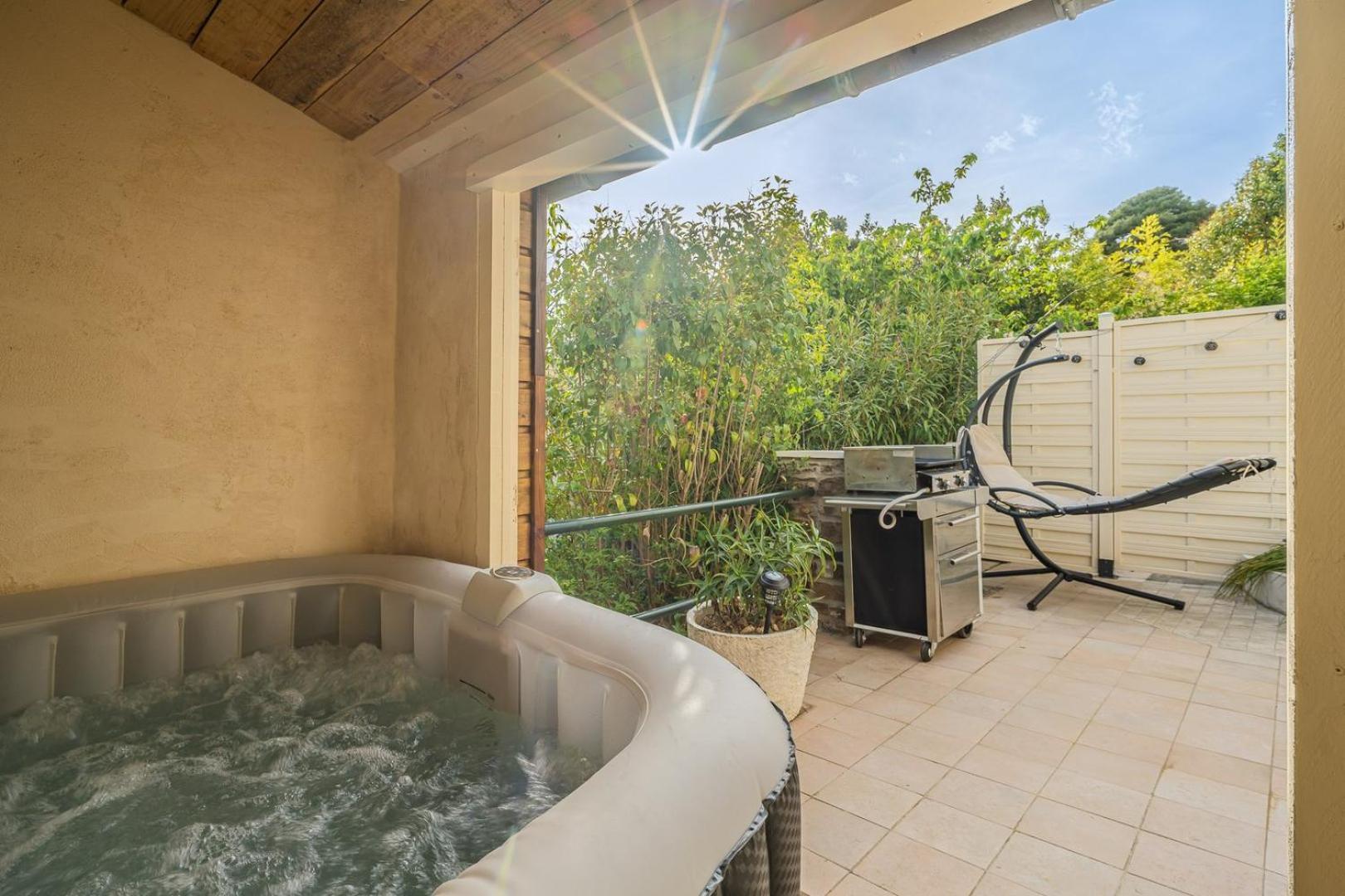 La Citadelle ~ Jacuzzi ~ Terrasse Leilighet Carcassonne Eksteriør bilde